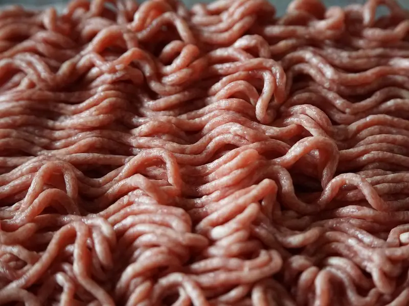 Carne picada de vacuno cruda vista de cerca