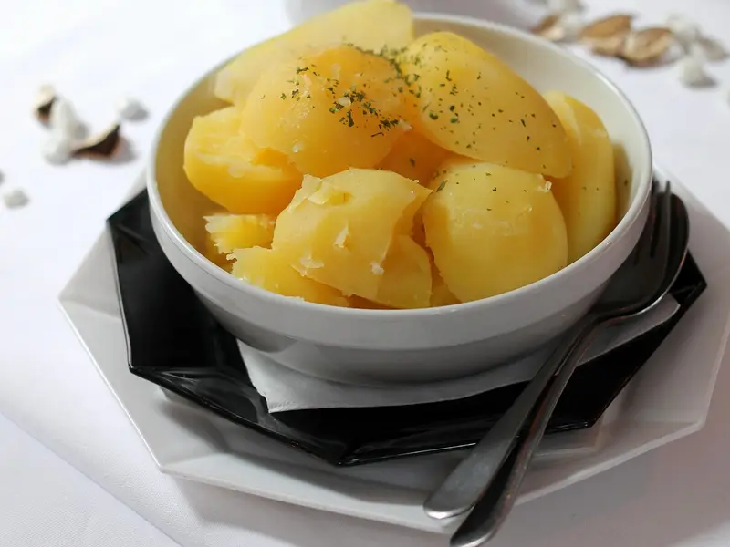 Patatas cocidas con perejil