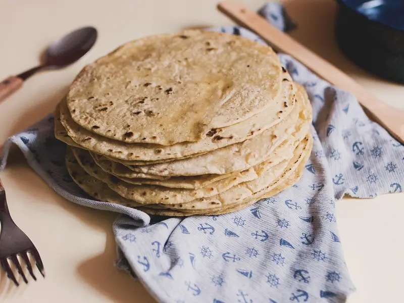 Tortillas de maíz apiladas