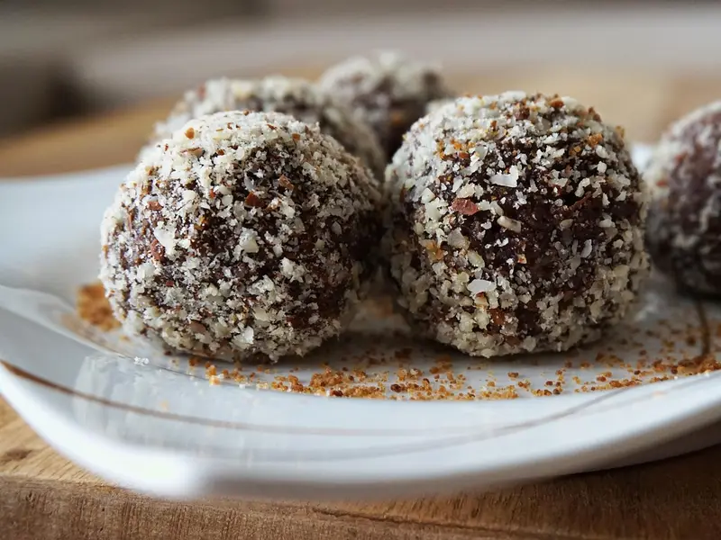 Bolitas energéticas en un plato