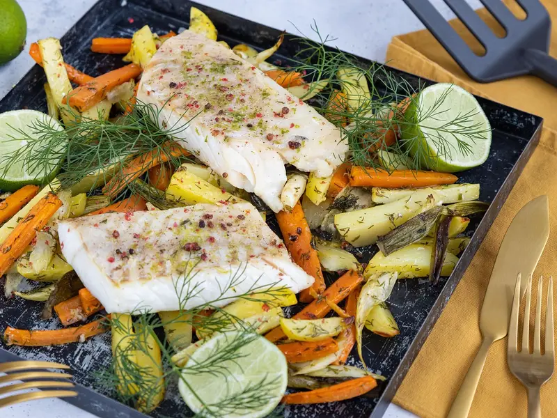 Pescado blanco al horno con verduras